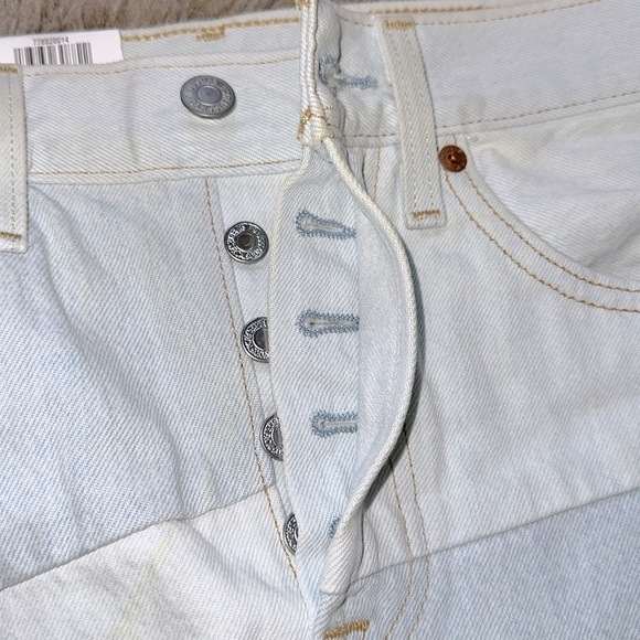 Levis Denim Skirt - Picture 4 of 6